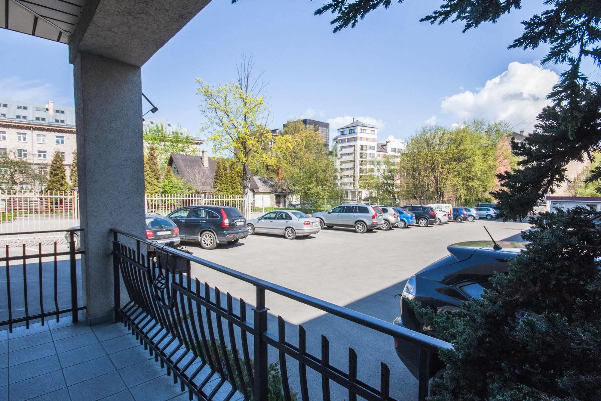 Hotel Kert Free Parking Riga Exterior foto